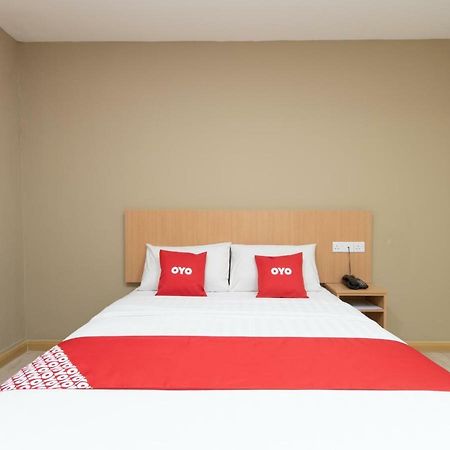 โอโย 89344 ลาบวน อเวนิว โฮเต็ล Hotel ภายนอก รูปภาพ