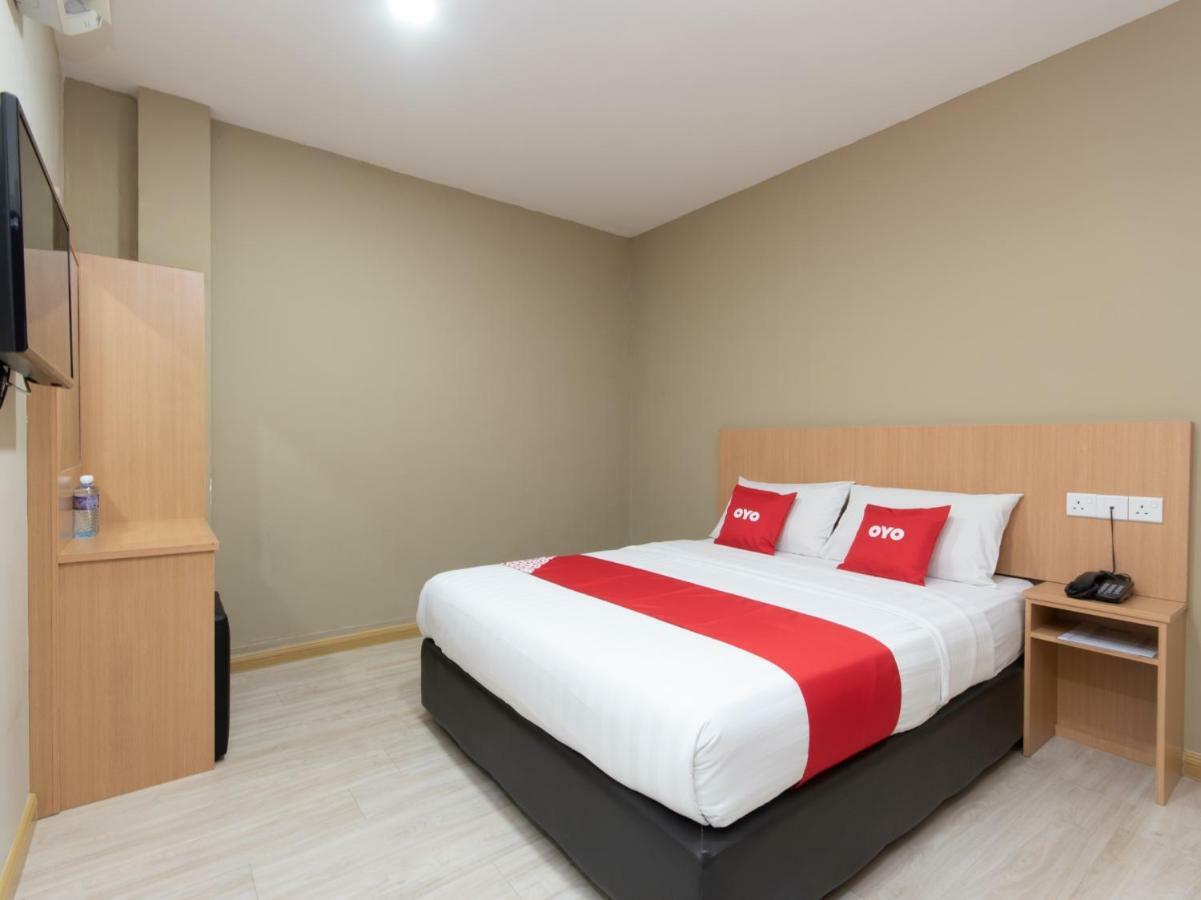 โอโย 89344 ลาบวน อเวนิว โฮเต็ล Hotel ภายนอก รูปภาพ